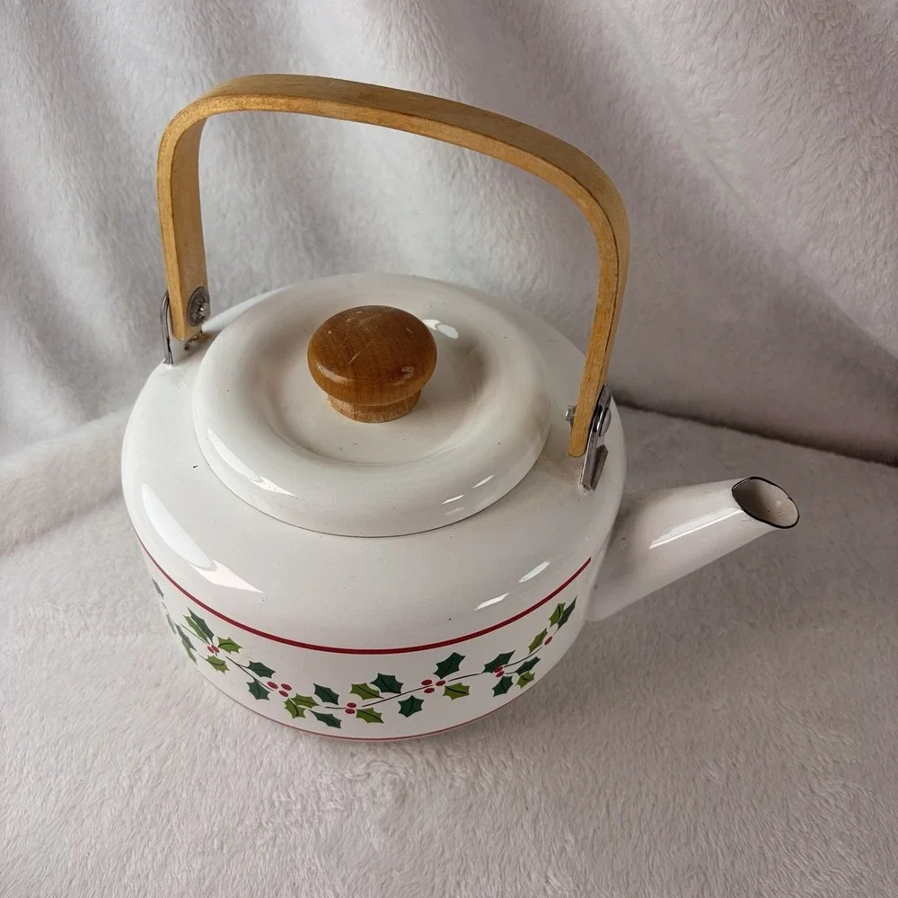 Vintage 1980s Gailstyn-Sutton Christmas Holly Enamelware Tea Kettle Wood Handle
